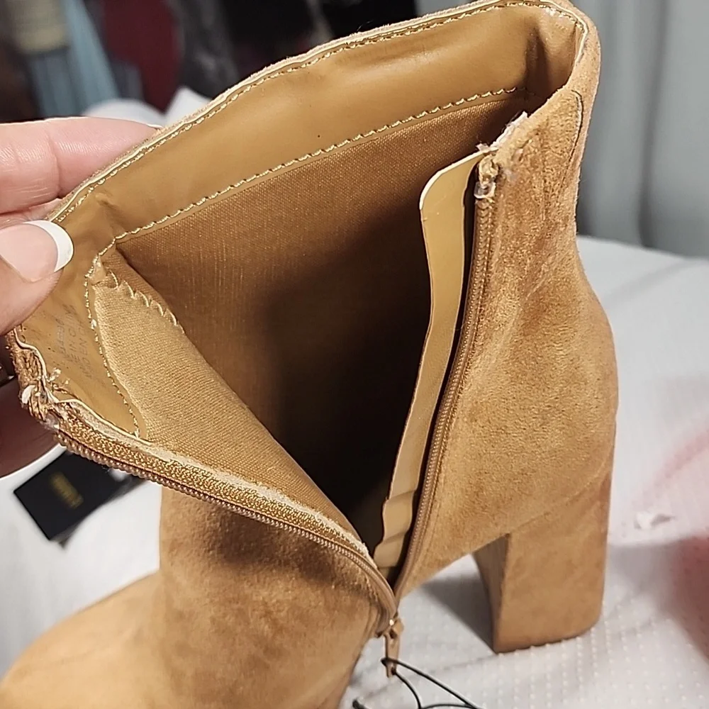 Forever 21 Tan Heeled Boots with Chunky Heel and Platform - Picture 11 of 12